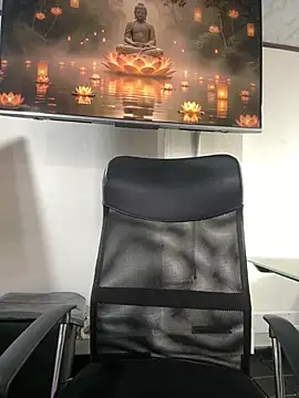 Amy Kiitty  online show from 20, 5, 2026