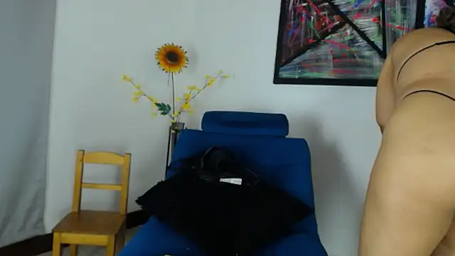 Snapshot of Iivana_19 chatting on 19, 3, 2025 Iivana 19 online show from 19, 3, 2025