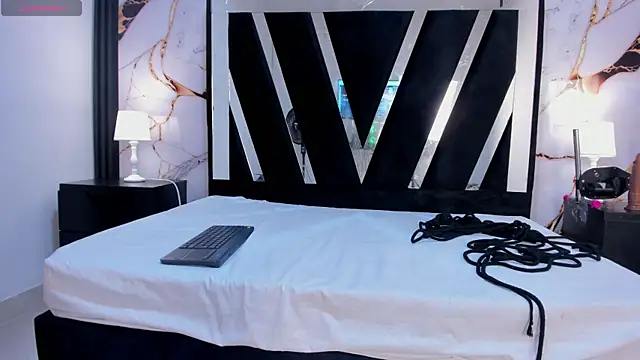 Snapshot of KarinaSimonz chatting on 20, 9, 2025 KarinaSimonz online show from 20, 9, 2025