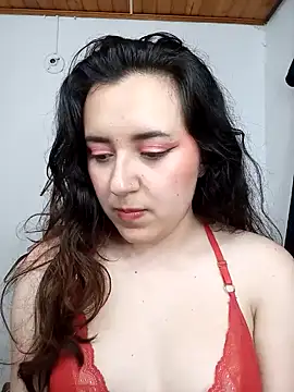 Snapshot of Emi_chik chatting on 13, 12, 2024 Emi chik online show from 13, 12, 2024