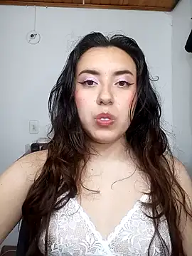 Snapshot of Emi_chik chatting on 15, 12, 2024 Emi chik online show from 15, 12, 2024