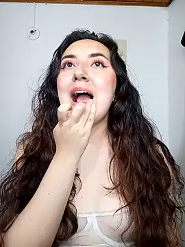 Snapshot of Emi_chik chatting on 21, 12, 2024 Emi chik online show from 21, 12, 2024