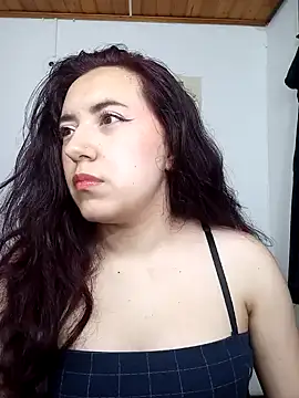 Snapshot of Emi_chik chatting on 27, 12, 2024 Emi chik online show from 27, 12, 2024