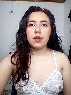 Snapshot of Emi_chik chatting on 5, 1, 2025 Emi chik online show from 5, 1, 2025