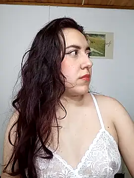 Snapshot of Emi_chik chatting on 2, 2, 2025 Emi chik online show from 2, 2, 2025