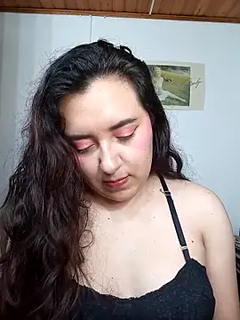 Snapshot of Emi_chik chatting on 25, 9, 2025 Emi chik online show from 25, 9, 2025