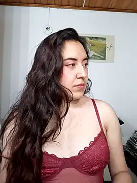 Snapshot of Emi_chik chatting on 10, 10, 2025 Emi chik online show from 10, 10, 2025