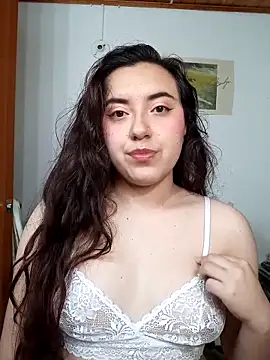 Snapshot of Emi_chik chatting on 19, 10, 2025 Emi chik online show from 19, 10, 2025