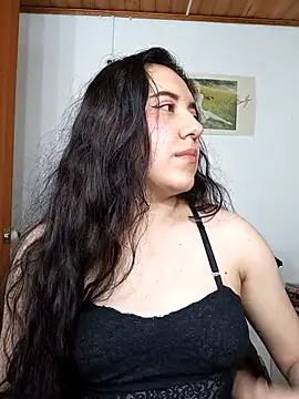 Snapshot of Emi_chik chatting on 13, 11, 2025 Emi chik online show from 13, 11, 2025