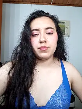 Snapshot of Emi_chik chatting on 22, 11, 2025 Emi chik online show from 22, 11, 2025