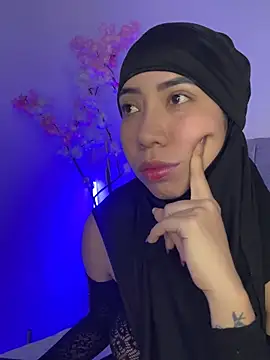 Snapshot of Sweet_hot_mia chatting on 5, 5, 2026 Sweet hot mia online show from 5, 5, 2026