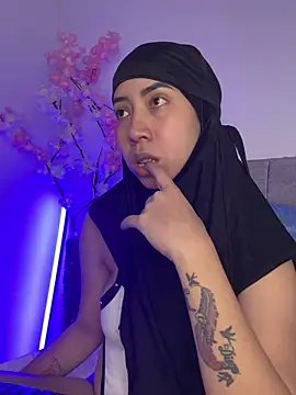 Snapshot of Sweet_hot_mia chatting on 12, 5, 2026 Sweet hot mia online show from 12, 5, 2026