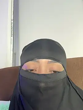 Snapshot of Sweet_hot_mia chatting on 25, 5, 2026 Sweet hot mia online show from 25, 5, 2026