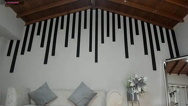 KatieNolan 1 online show from 6, 3, 2025