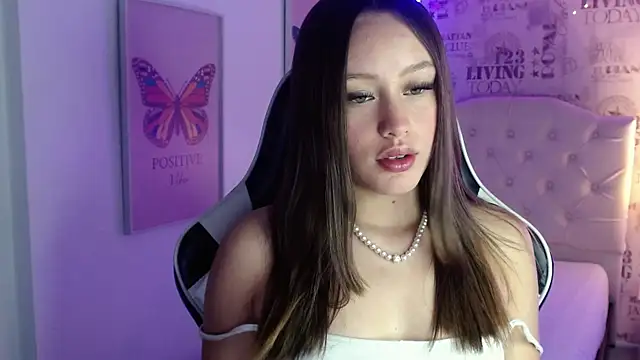 Ivyy Crystal online show from 10, 2, 2025