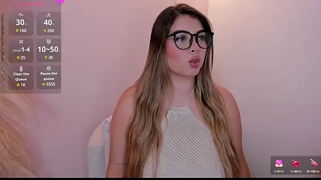 Snapshot of thaliafox_ chatting on 9, 1, 2025 thaliafox  online show from 9, 1, 2025