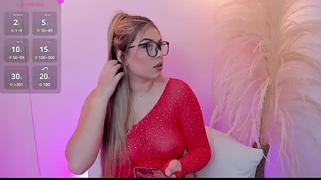 Snapshot of thaliafox_ chatting on 26, 2, 2025 thaliafox  online show from 26, 2, 2025