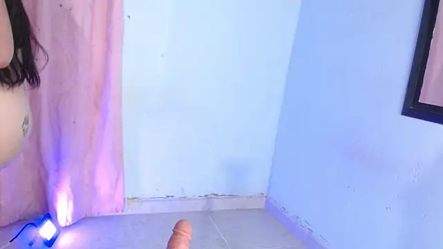 Snapshot of April_sexycurvi chatting on 30, 10, 2025 April sexycurvi online show from 30, 10, 2025