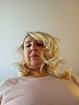 Snapshot of MariaRichi_ chatting on 20, 12, 2025 MariaRichi online show from 20, 12, 2025