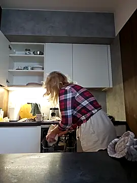 Snapshot of MariaRichi_ chatting on 6, 1, 2026 MariaRichi online show from 6, 1, 2026