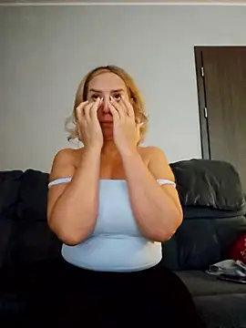 Snapshot of MariaRichi_ chatting on 9, 1, 2026 MariaRichi online show from 9, 1, 2026