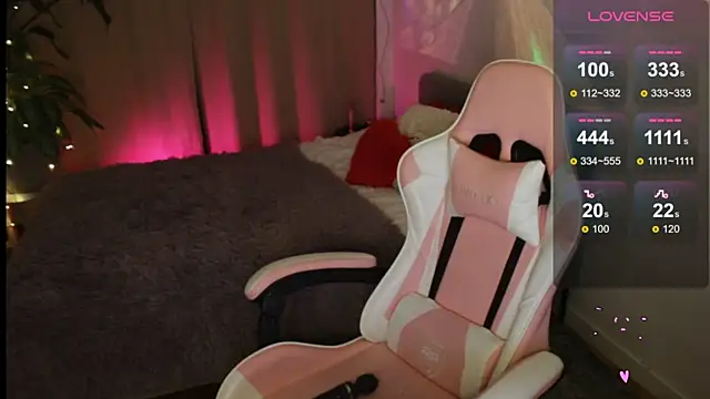 Snapshot of VasilisaRedHooot chatting on 22, 2, 2025 VasilisaRedHooot online show from 22, 2, 2025