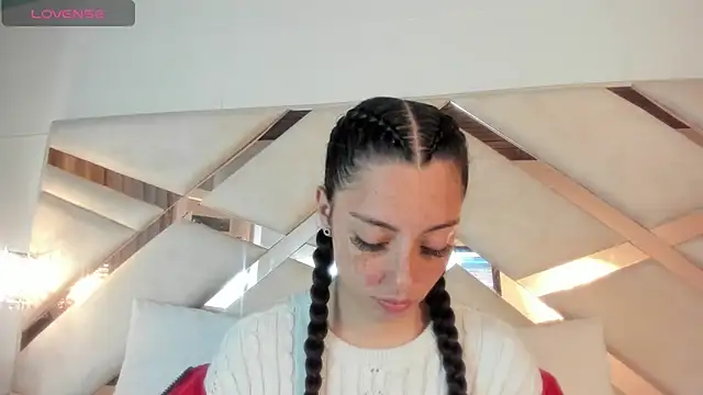 sadashi moon  online show from 19, 2, 2025