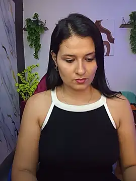 Snapshot of elena_jonees chatting on 4, 6, 2026 elena jonees online show from 4, 6, 2026