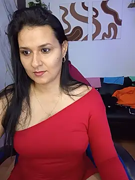 Snapshot of elena_jonees chatting on 5, 6, 2026 elena jonees online show from 5, 6, 2026