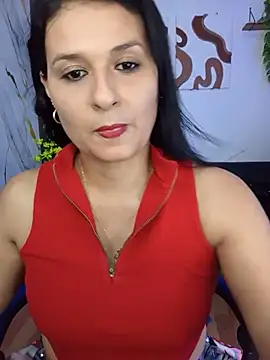 Snapshot of elena_jonees chatting on 7, 7, 2026 elena jonees online show from 7, 7, 2026