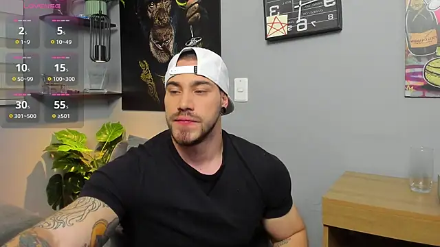 Snapshot of Giorgio-Leone chatting on 8, 10, 2025 Giorgio-Leone online show from 8, 10, 2025