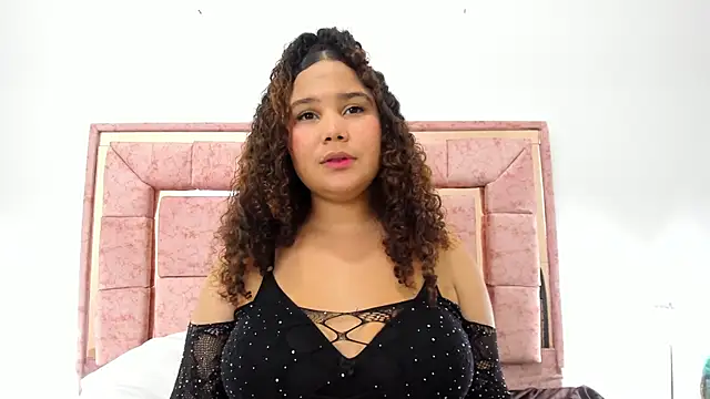 zoee lovv online show from 5, 2, 2025