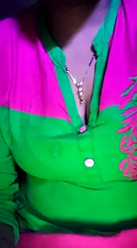 Snapshot of lovelyruhi chatting on 12, 1, 2025 lovelyruhi online show from 12, 1, 2025