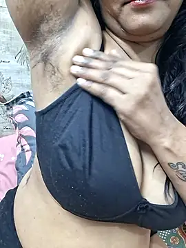 Snapshot of lovelyruhi chatting on 30, 10, 2025 lovelyruhi online show from 30, 10, 2025