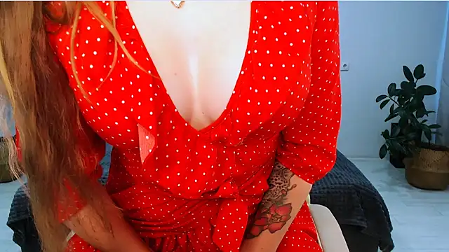 Snapshot of NaughtyNylonFeet chatting on 15, 11, 2025 NaughtyNylonFeet online show from 15, 11, 2025