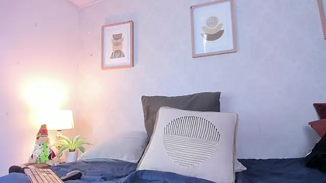 Caroline dh online show from 5, 1, 2026