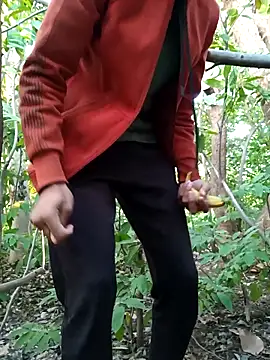 Snapshot of Piyush_2024 chatting on 19, 12, 2025 Piyush 2024 online show from 19, 12, 2025