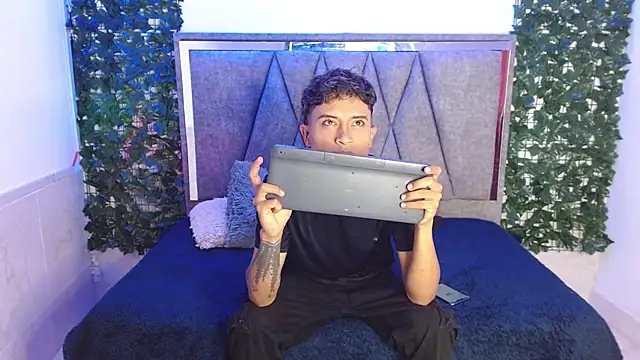 Edward Milleer online show from 13, 12, 2024