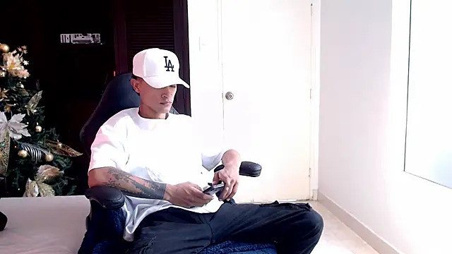 Edward Milleer online show from 17, 12, 2024