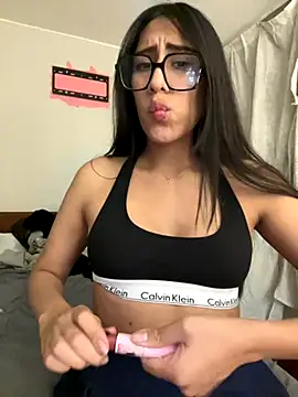 Snapshot of AleFantasy0001 chatting on 3, 10, 2025 AleFantasy0001 online show from 3, 10, 2025