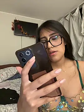 Snapshot of AleFantasy0001 chatting on 12, 11, 2025 AleFantasy0001 online show from 12, 11, 2025