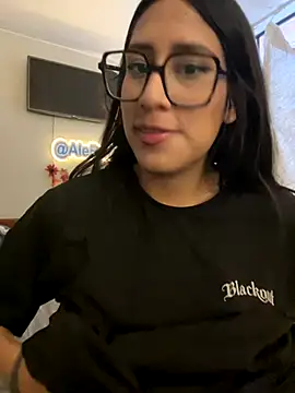 Snapshot of AleFantasy0001 chatting on 23, 11, 2025 AleFantasy0001 online show from 23, 11, 2025