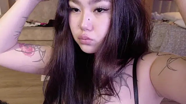 Yuriko May online show from 3, 10, 2025