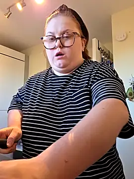 Snapshot of Tallulah-mae-xoxox chatting on 8, 11, 2025 Tallulah-mae-xoxox online show from 8, 11, 2025