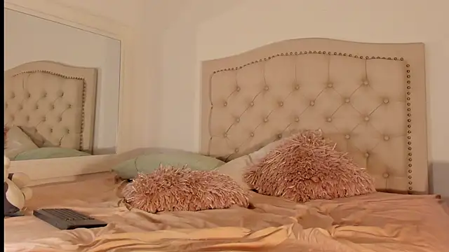 Snapshot of Scarlett_grand chatting on 4, 2, 2025 Scarlett grand online show from 4, 2, 2025