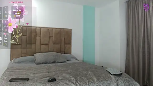 Snapshot of aleejhandraa chatting on 19, 10, 2025 aleejhandraa online show from 19, 10, 2025