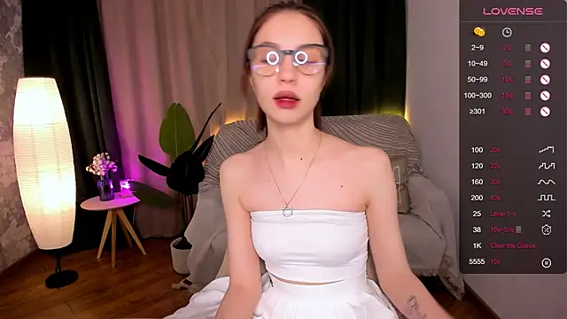 MilliBrown  online show from 29, 1, 2025