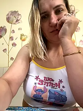 Snapshot of Bia_sexynovaes chatting on 17, 11, 2025 Bia sexynovaes online show from 17, 11, 2025