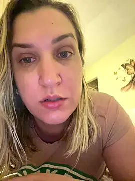 Snapshot of Bia_sexynovaes chatting on 13, 12, 2025 Bia sexynovaes online show from 13, 12, 2025