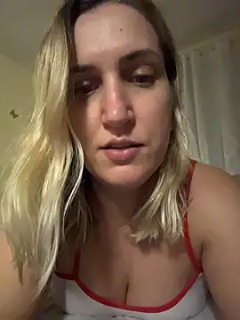 Snapshot of Bia_sexynovaes chatting on 17, 12, 2025 Bia sexynovaes online show from 17, 12, 2025